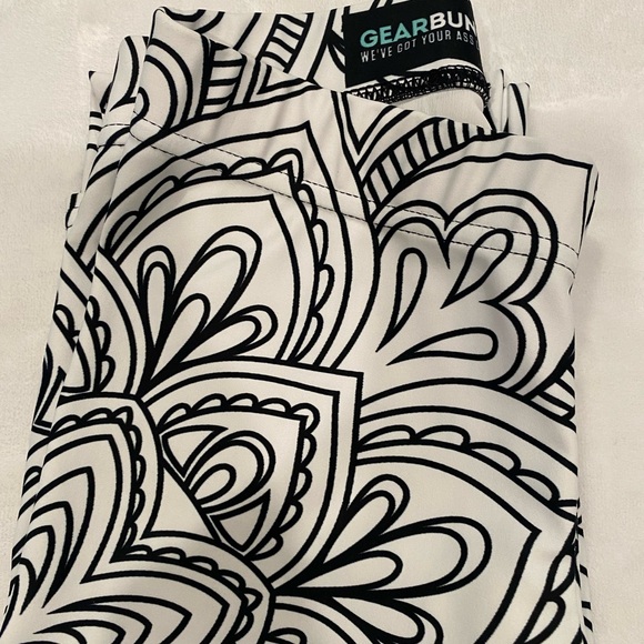 Leggings black & white size small - Picture 3 of 5